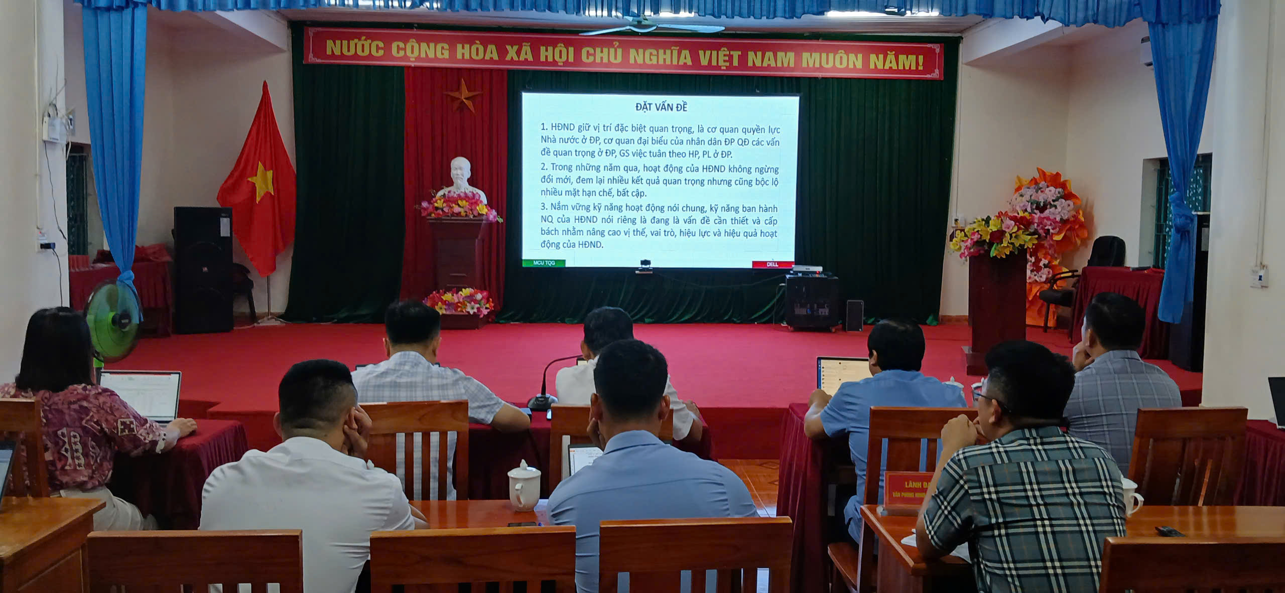 Tập huấn đại biểu HĐND xã..jpg