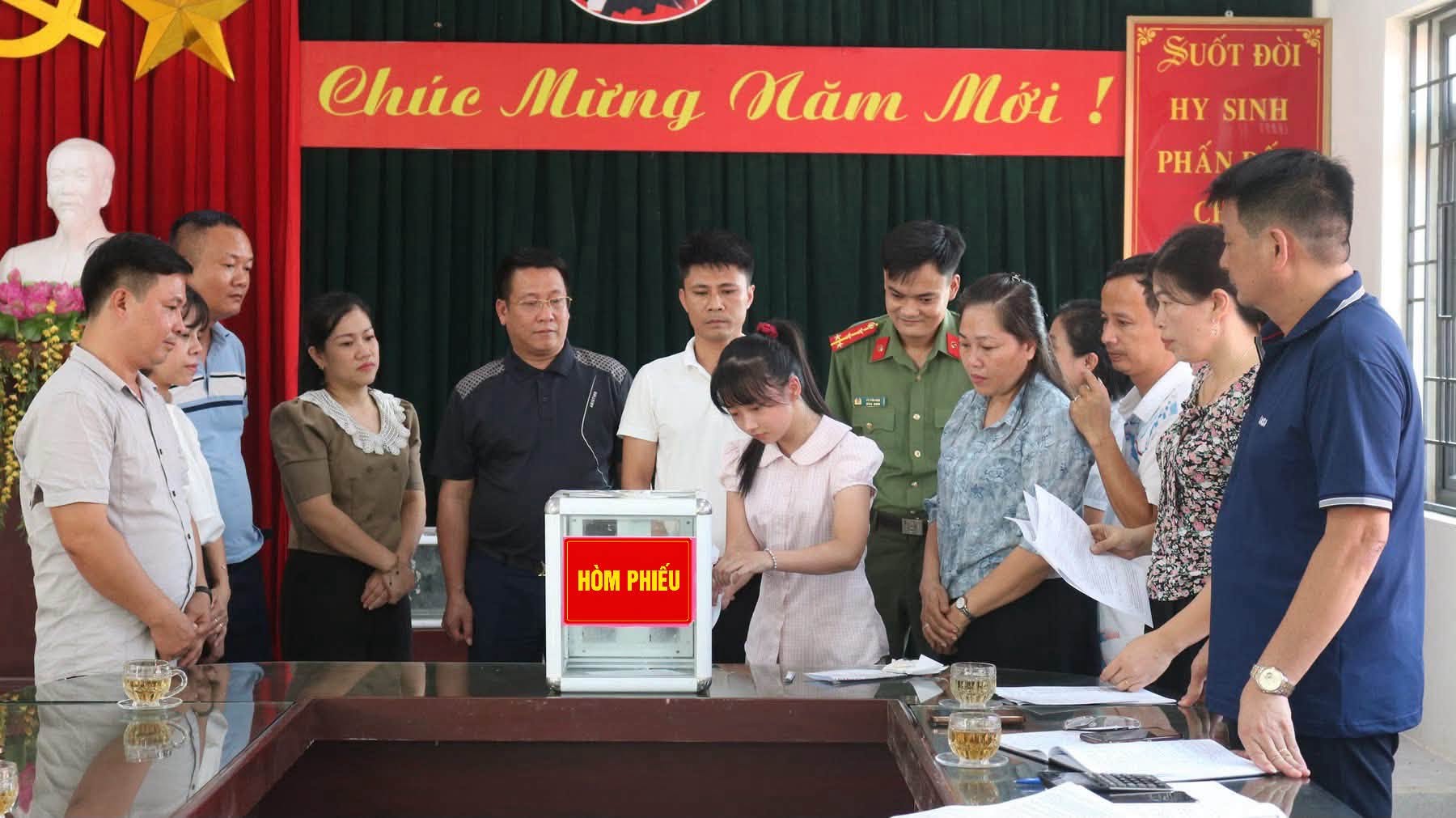 Xã Sơn Dương tổ chức mở hòm phiếu, công bố kết quả cho thuê tài sản công