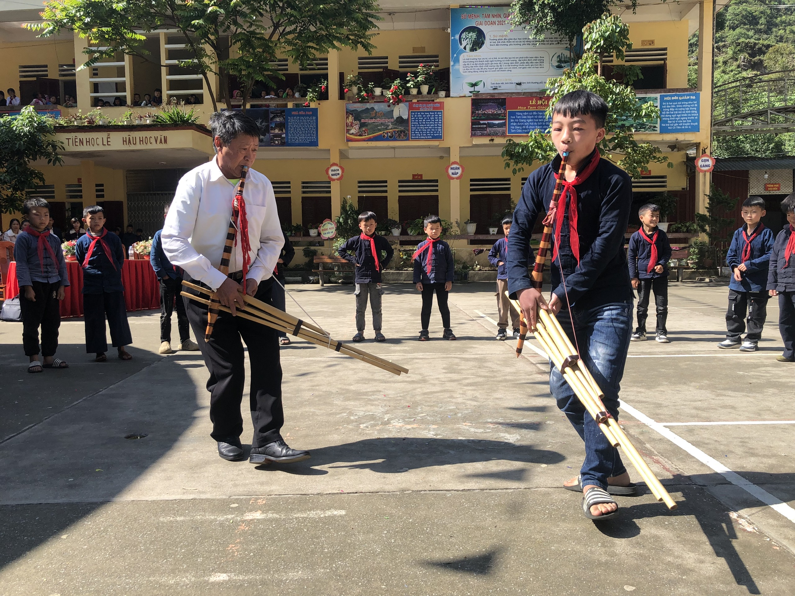 thoi khen.jpg
