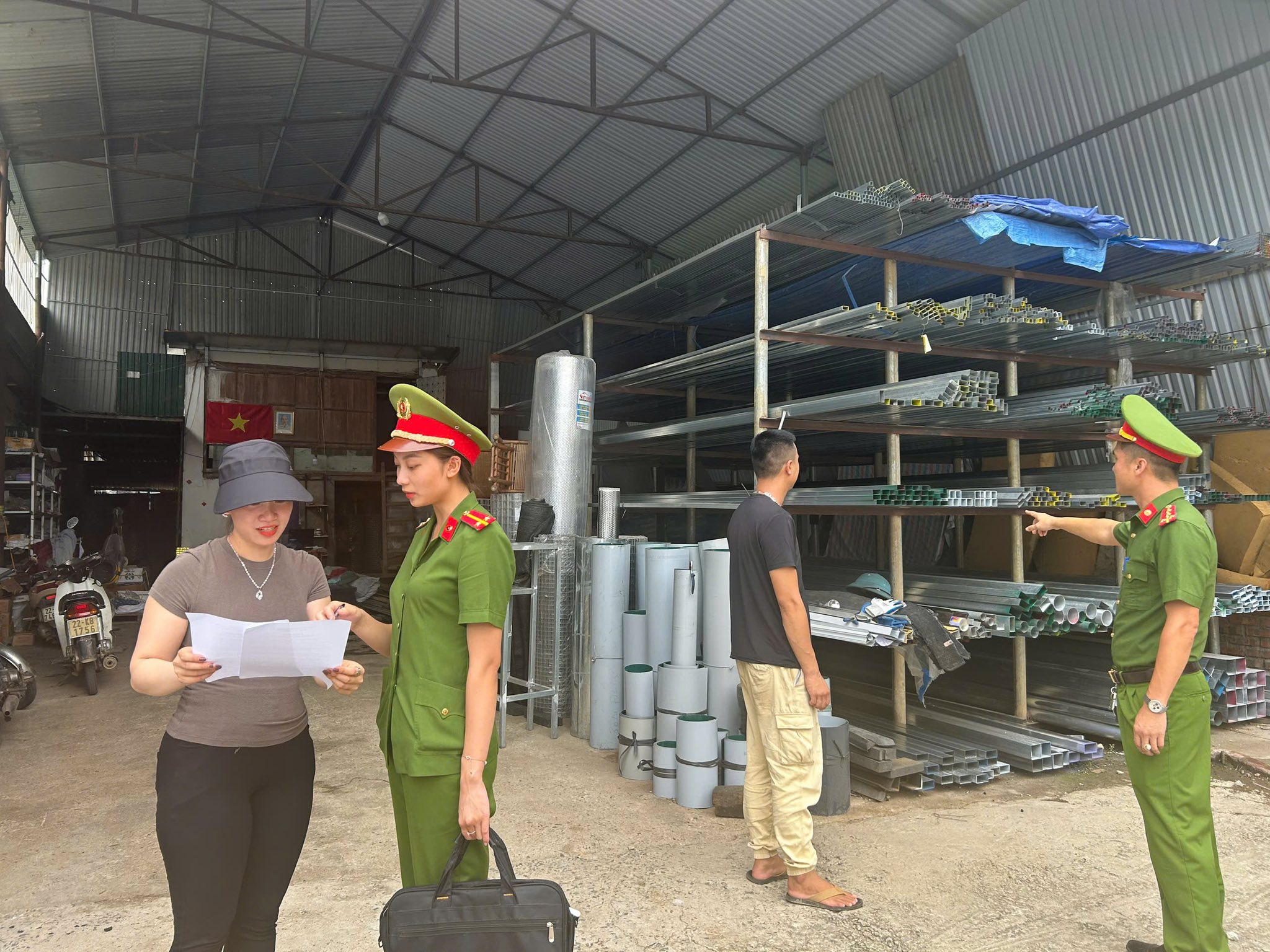 CÔNG AN PHƯỜNG NÔNG TIẾN TĂNG CƯỜNG CÔNG TÁC BẢO ĐẢM TRẬT TỰ ĐÔ THỊ TRÊN ĐỊA BÀN