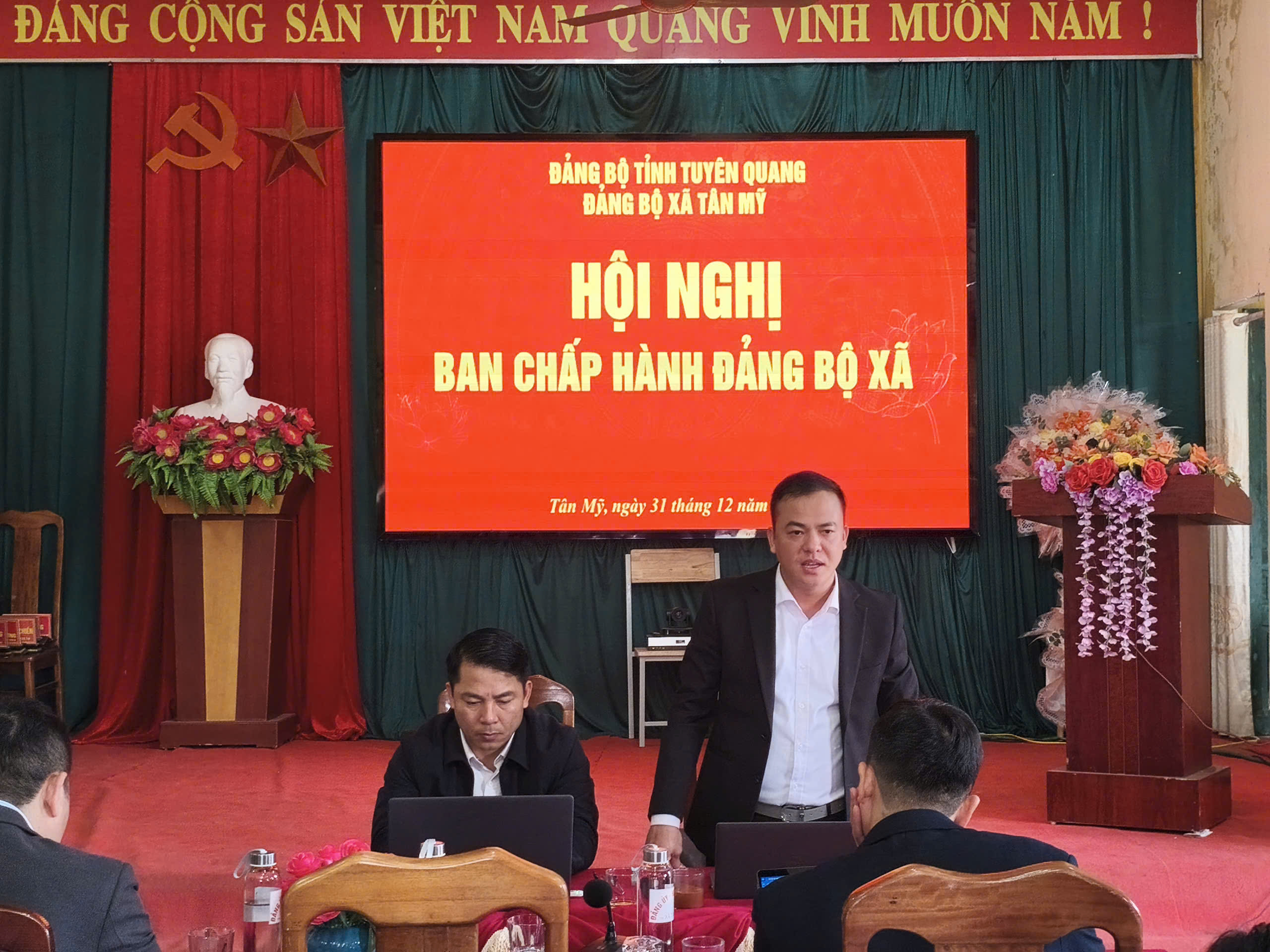 TỔ CHỨC HỘI NGHỊ BAN CHẤP HÀNH ĐẢNG BỘ XÃ 