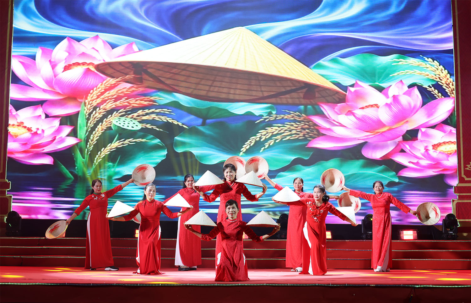 van-nghe-le-hoi8.jpg