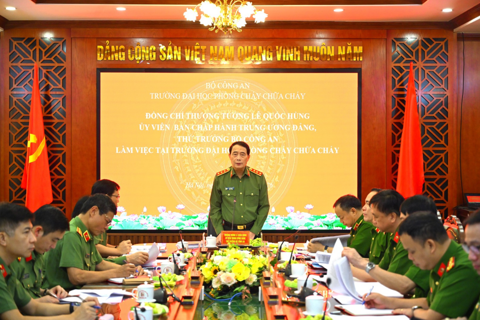 THỨ TRƯỞNG LÊ QUỐC HÙNG THĂM VÀ LÀM VIỆC VỚI TRƯỜNG ĐẠI HỌC PHÒNG CHÁY CHỮA CHÁY