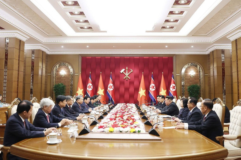 Vietnamese Party General Secretary holds talks with DPRK leader