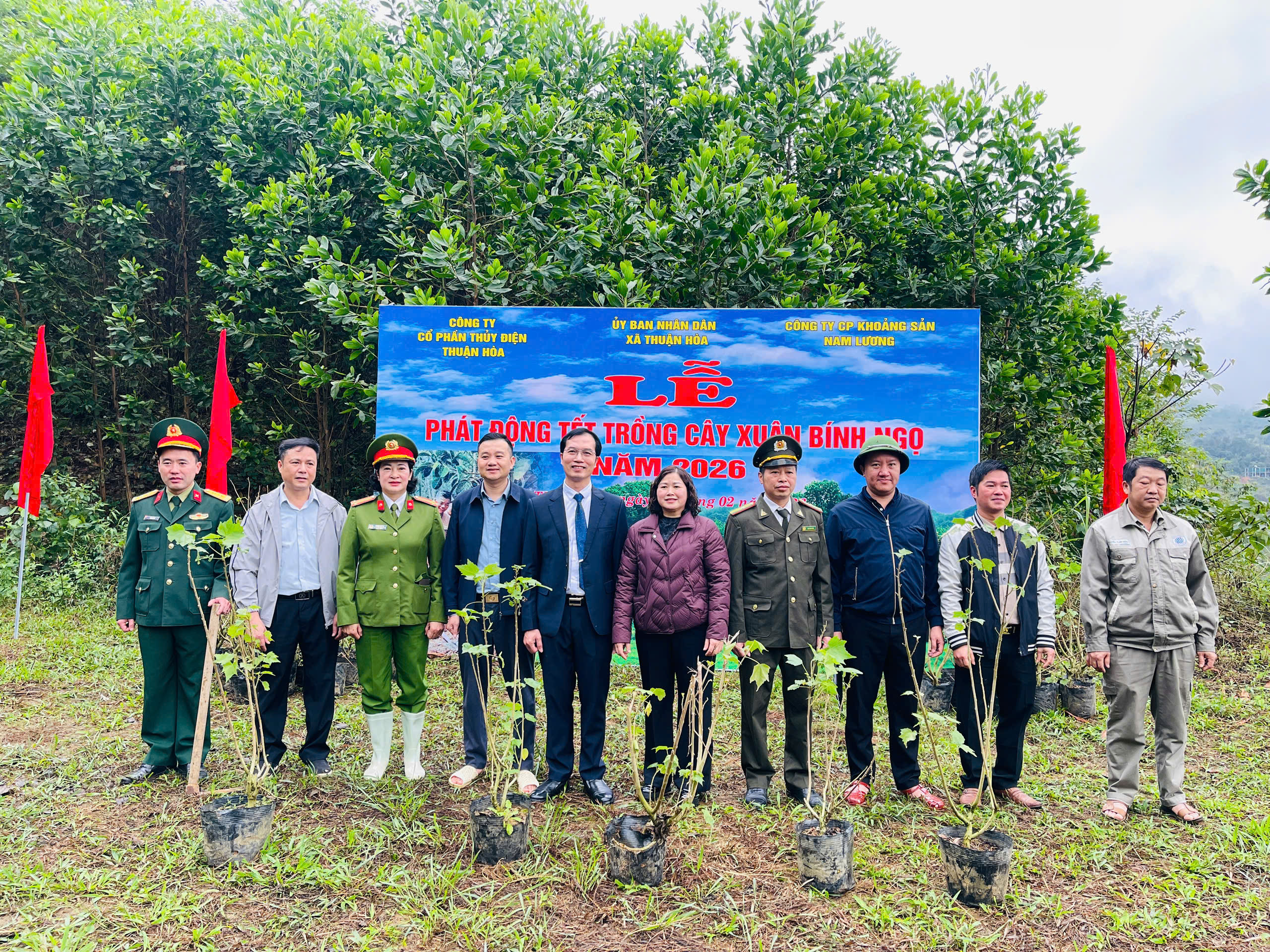 Xã Thuận Hòa tổ chức Tết trồng cây Xuân Bính Ngọ gắn với Lễ hội xuống đồng