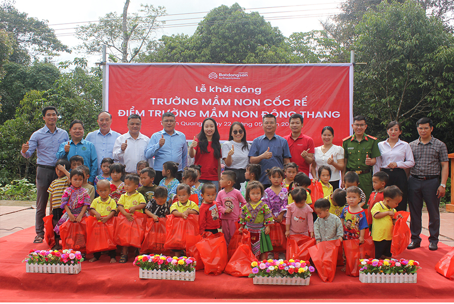 LỄ KHỞI CÔNG ĐIỂM TRƯỜNG MẦM NON ĐÔNG THANG – CHUNG TAY XÂY DỰNG MÔI TRƯỜNG HỌC TẬP CHO TRẺ EM VÙNG CAO