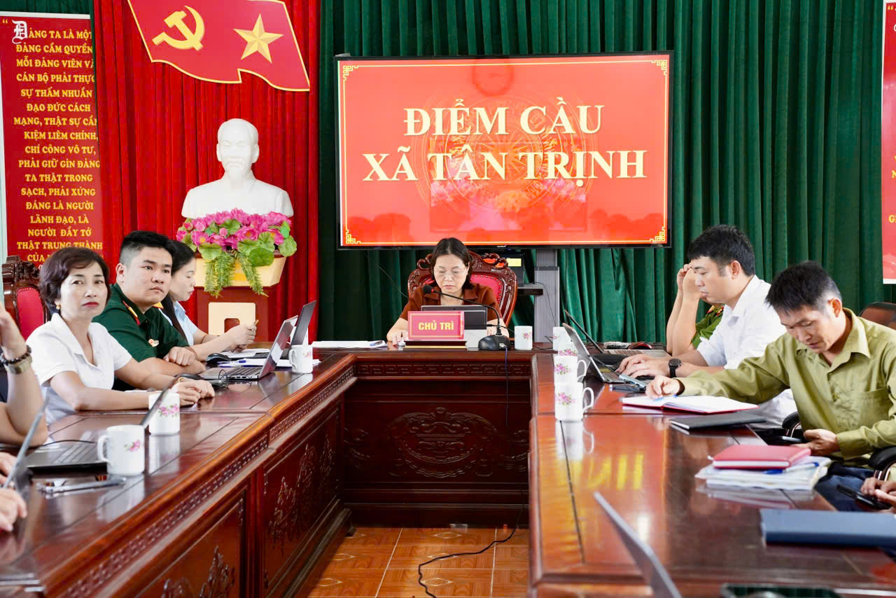 XÃ TÂN TRỊNH THAM DỰ HỘI NGHỊ TRỰC TUYẾN TRIỂN KHAI KẾ HOẠCH ỨNG PHÓ SỰ CỐ THIÊN TAI TRÊN ĐỊA BÀN TỈNH