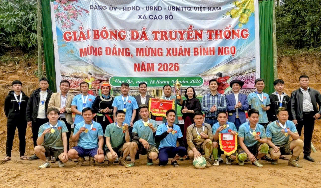 Bế mạc Giải bóng đá truyền thống “Chào xuân Bính Ngọ năm 2026” xã Cao Bồ
