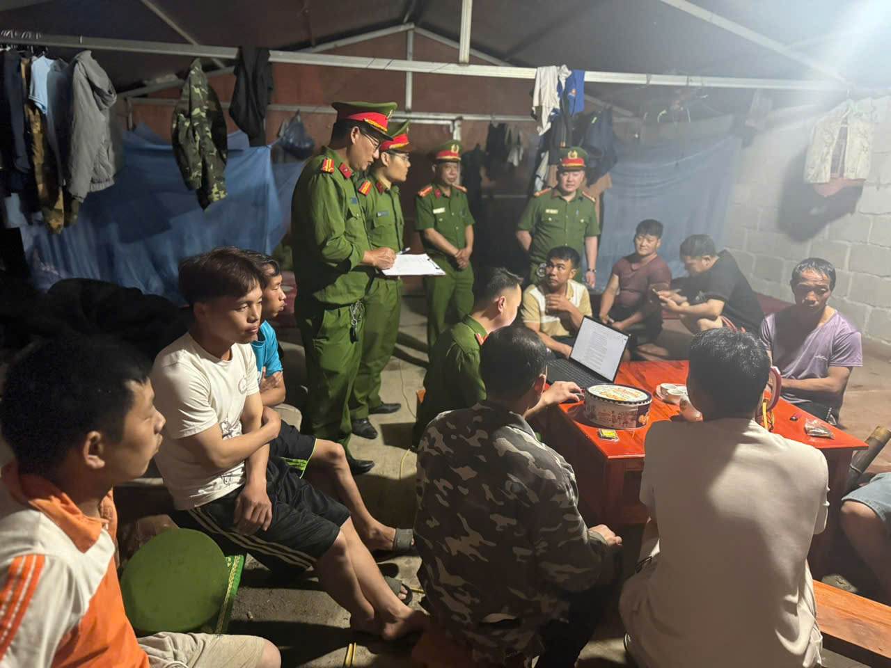 KIỂM TRA, XÉT NGHIỆM MA TÚY CHO CÔNG NHÂN THI CÔNG TRƯỜNG PHỔ THÔNG NỘI TRÚ LIÊN CẤP TIỂU HỌC VÀ THCS SƠN VĨ