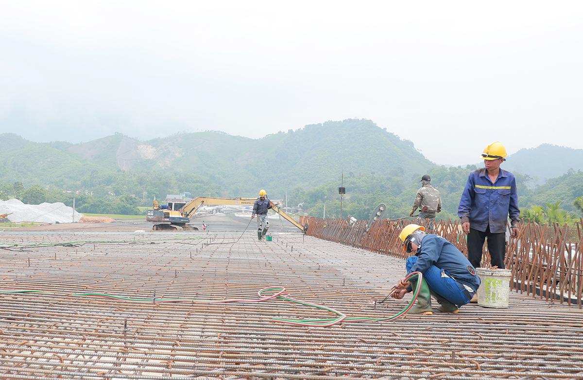 Tuyên Quang quyết tâm hoàn thành 100% giải ngân vốn đầu tư công năm 2025