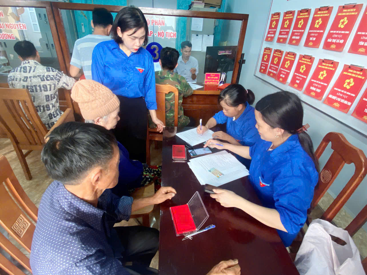 "Cải cách hành chính: Nâng cao hiệu quả, phục vụ tốt hơn cho dân và doanh nghiệp"