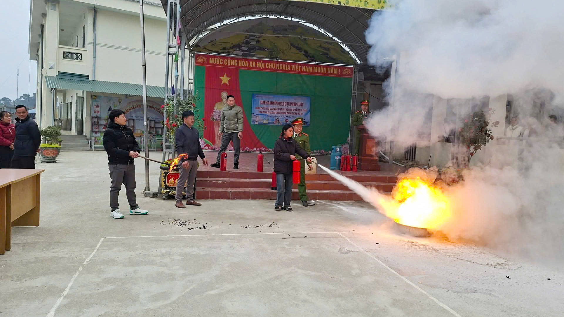 TUYÊN TRUYỀN PHÁP LUẬT, KỸ NĂNG AN TOÀN CHO HỌC SINH  TRƯỜNG PTDTBT THCS CHIẾN PHỐ