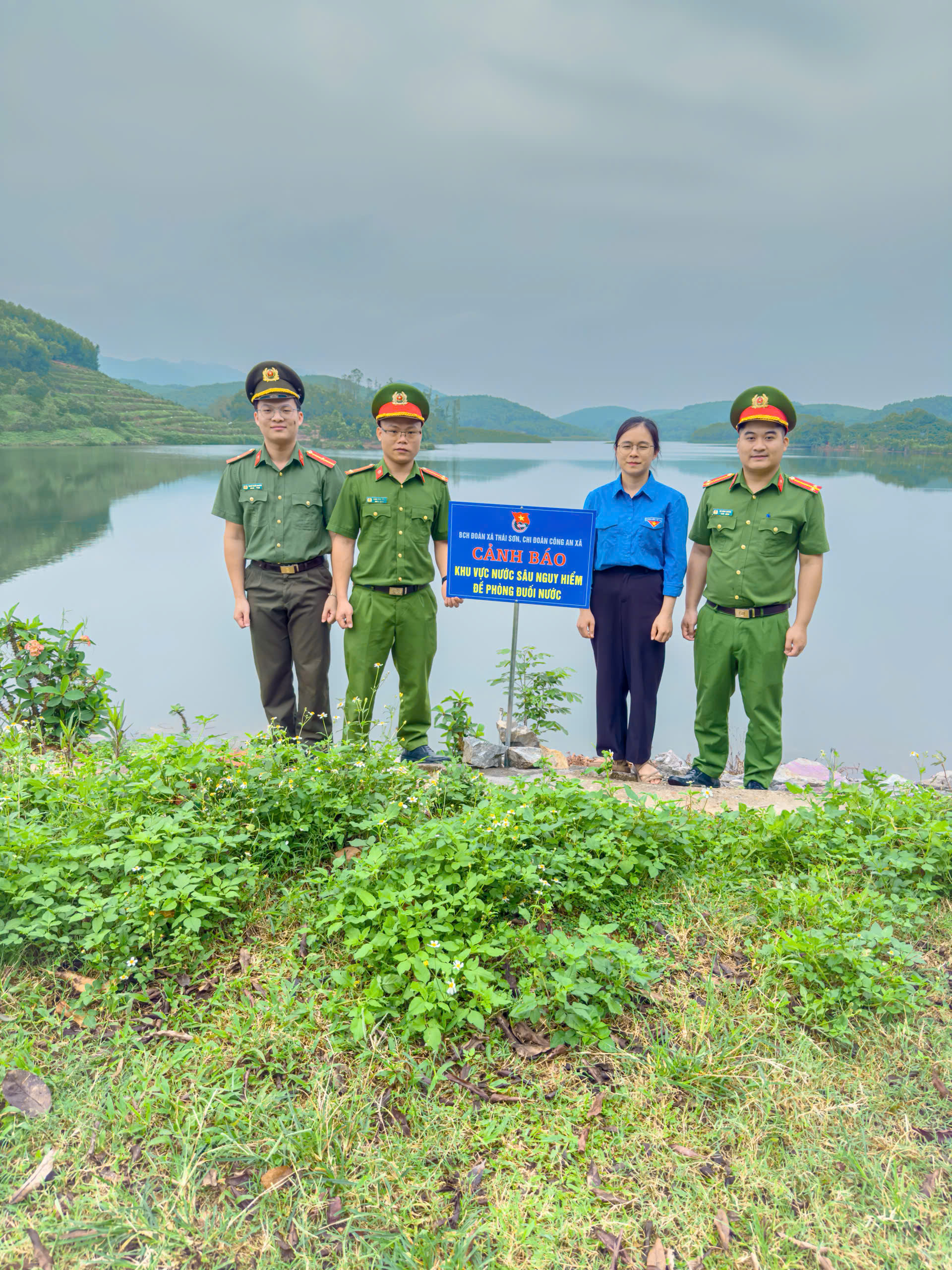CÔNG AN XÃ THÁI SƠN TỔ CHỨC TUYÊN TRUYỀN PHỔ BIẾN PHÁP LUẬT CHO HỌC SINH; RA MẮT MÔ HÌNH “THANH THIẾU NIÊN THAM GIA ĐẢM BẢO AN NINH TRẬT TỰ VÀ PHÒNG, CHỐNG TỘI PHẠM” 