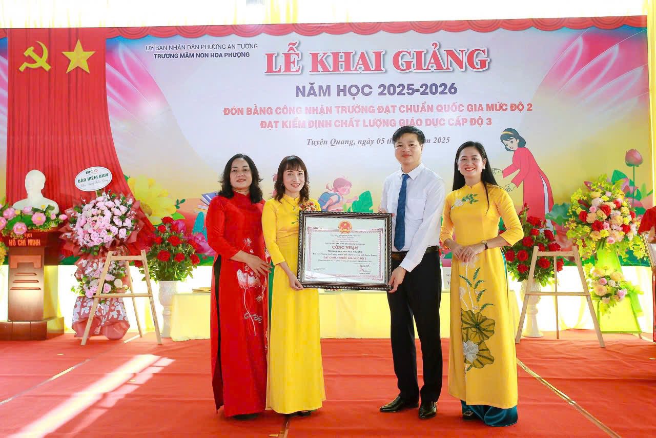 Trường Mầm non Hoa Phượng đã long trọng tổ chức lễ khai giảng năm học 2025-2026 và đón nhận bằng công nhận trường đạt chuẩn quốc gia mức độ 2, đạt kiểm định giáo dục cấp độ 3.