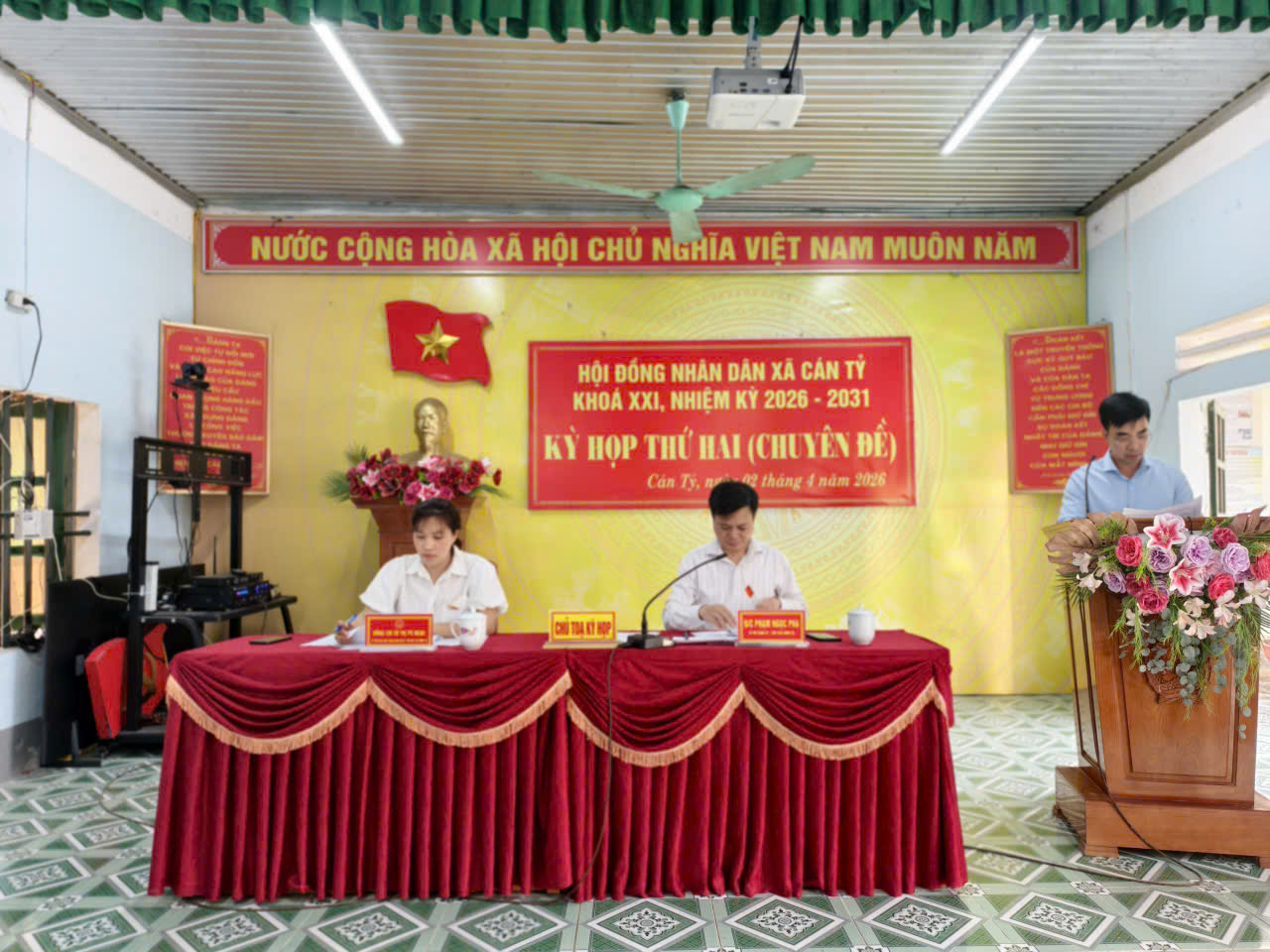 HỘI ĐỒNG NHÂN DÂN XÃ CÁN TỶ TỔ CHỨC KỲ HỌP THỨ 2 ( CHUYÊN ĐỀ)