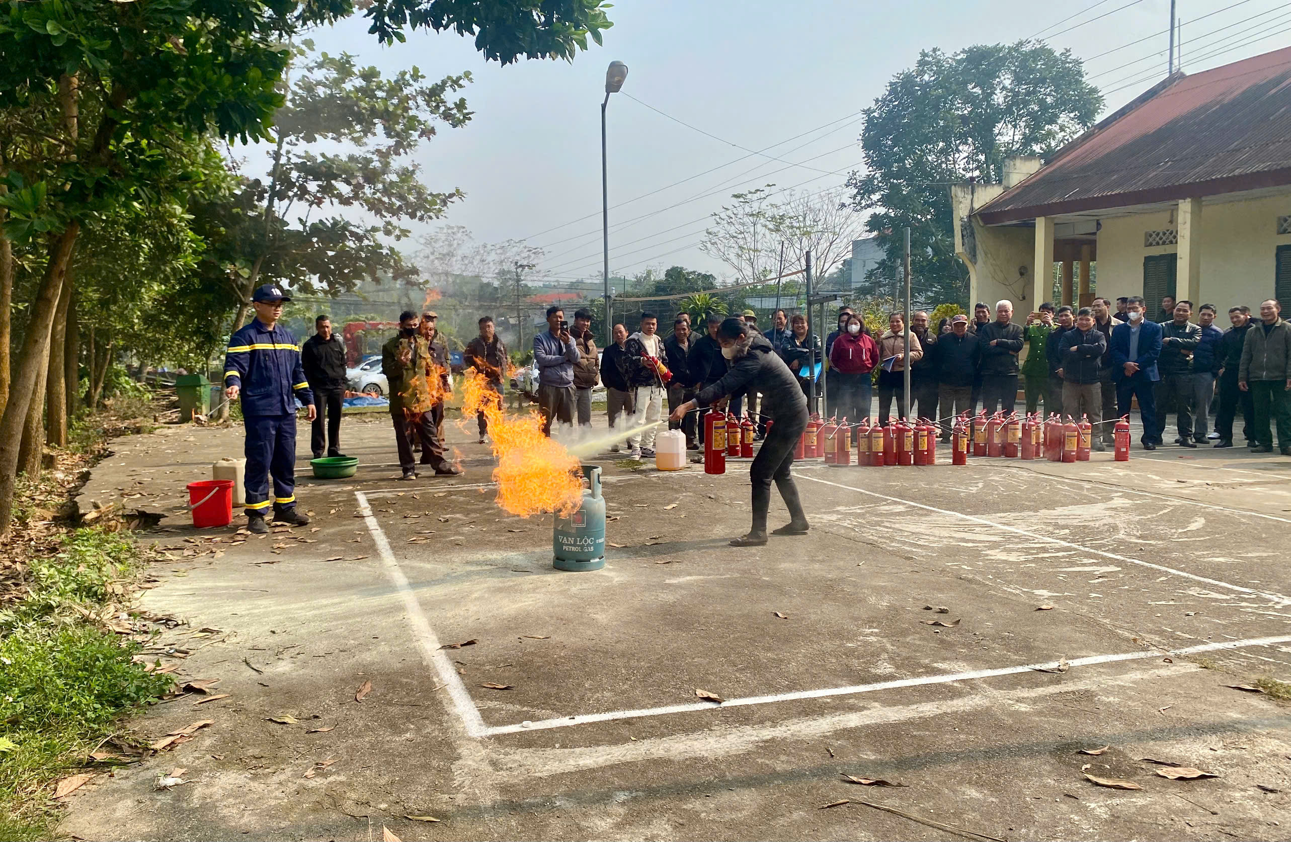 Tổ chức huấn luyện nghiệp vụ PCCC và CNCH tại xã Thái Hòa, Thái Sơn