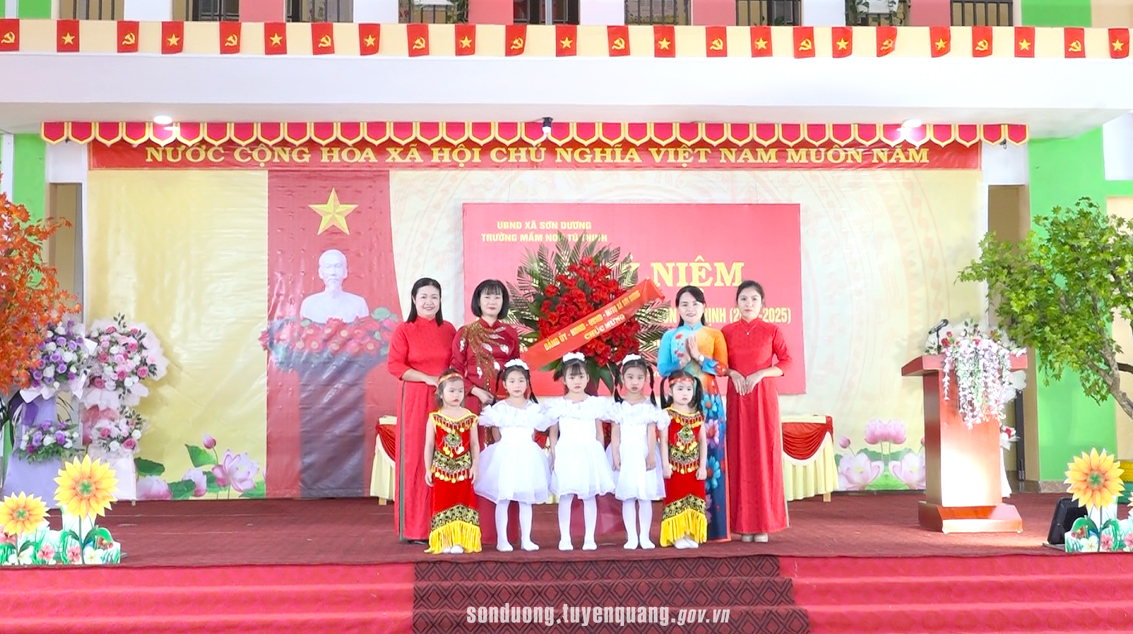 Trường Mầm non Tú Thịnh long trọng kỷ niệm 20 năm thành lập và chào mừng Ngày Nhà giáo Việt Nam 20/11