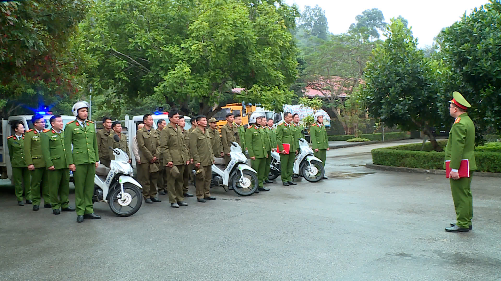 Công an xã Nà Hang tổ chức Lễ ra quân mở đợt cao điểm tấn công, trấn áp tội phạm, bảo đảm an ninh, trật tự