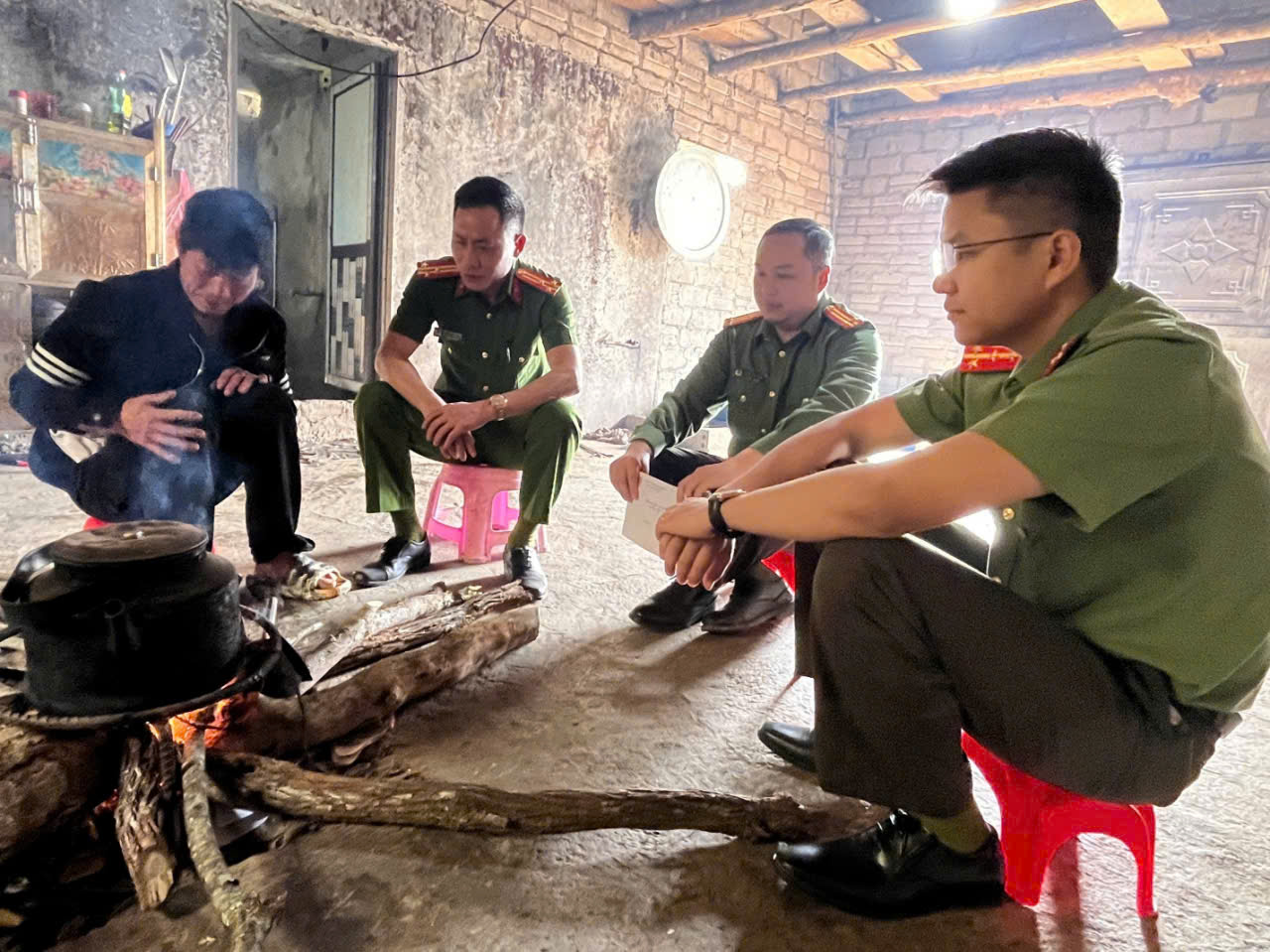 PHÁT HUY VAI TRÒ NGƯỜI CÓ UY TÍN TRONG ĐẢM BẢO ANTT NƠI BIÊN CƯƠNG