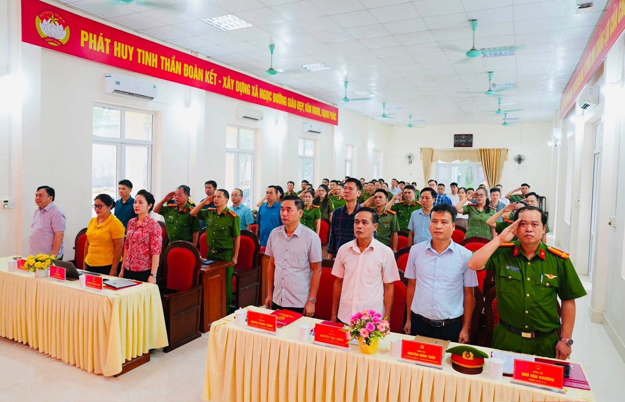 Phó Bí thư Thường trực Đảng uỷ xã Nguyễn Thị Ánh Tuyết dự Ngày hội toàn dân bảo vệ an ninh tổ quốc xã Ngọc Đường năm 2026