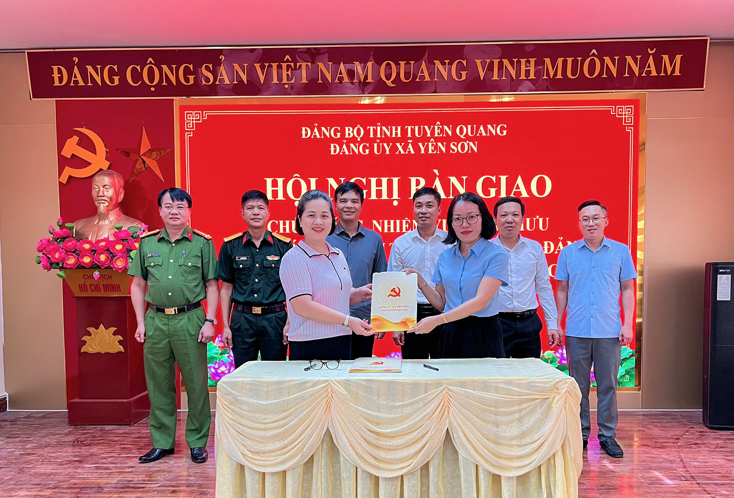 Hội nghị bàn giao chức năng, nhiệm vụ tham mưu công tác dân vận từ Ban Xây dựng Đảng về Cơ quan Ủy ban MTTQ xã Yên Sơn