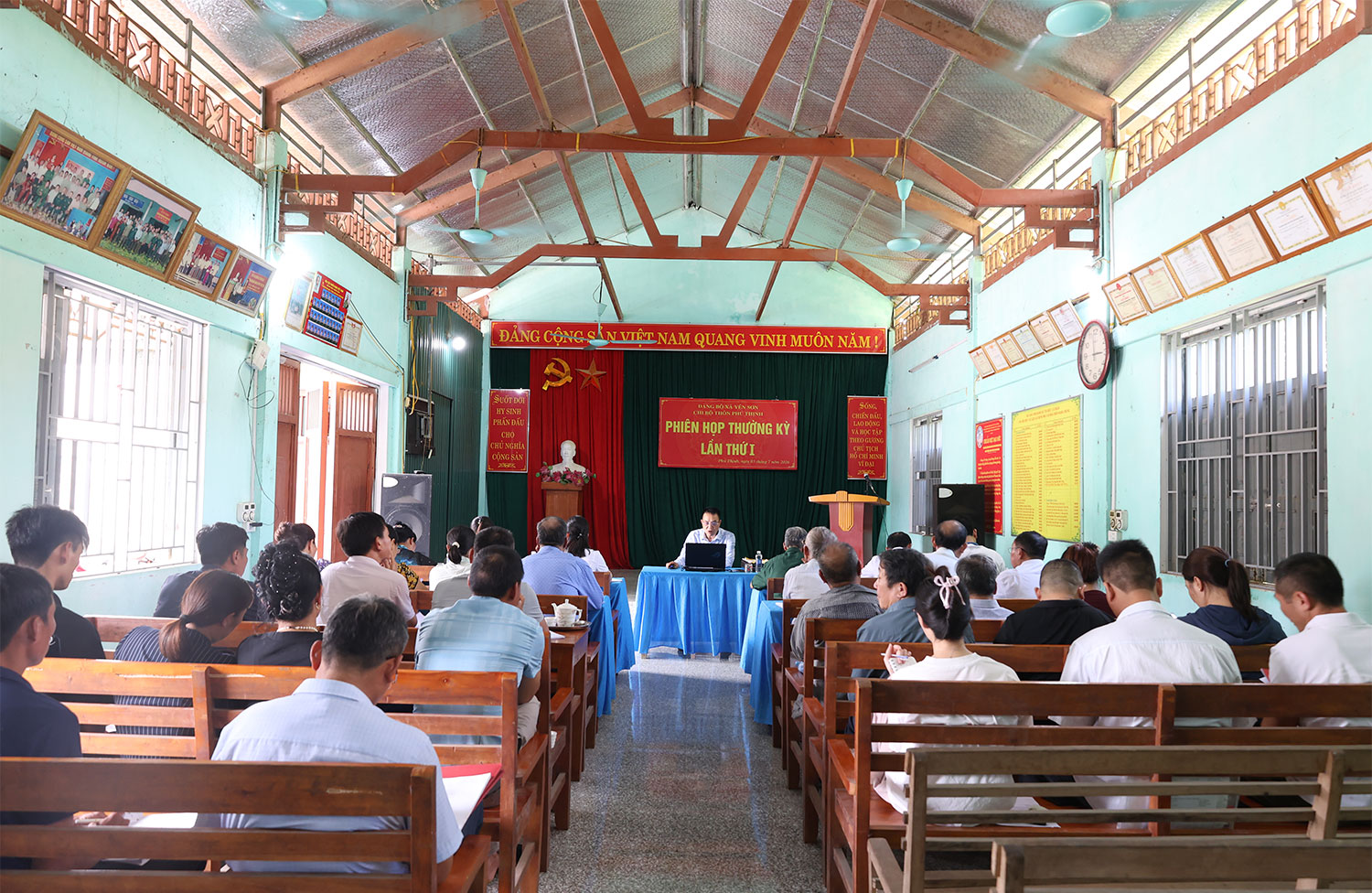 bi-thu-du-shcb3.jpg