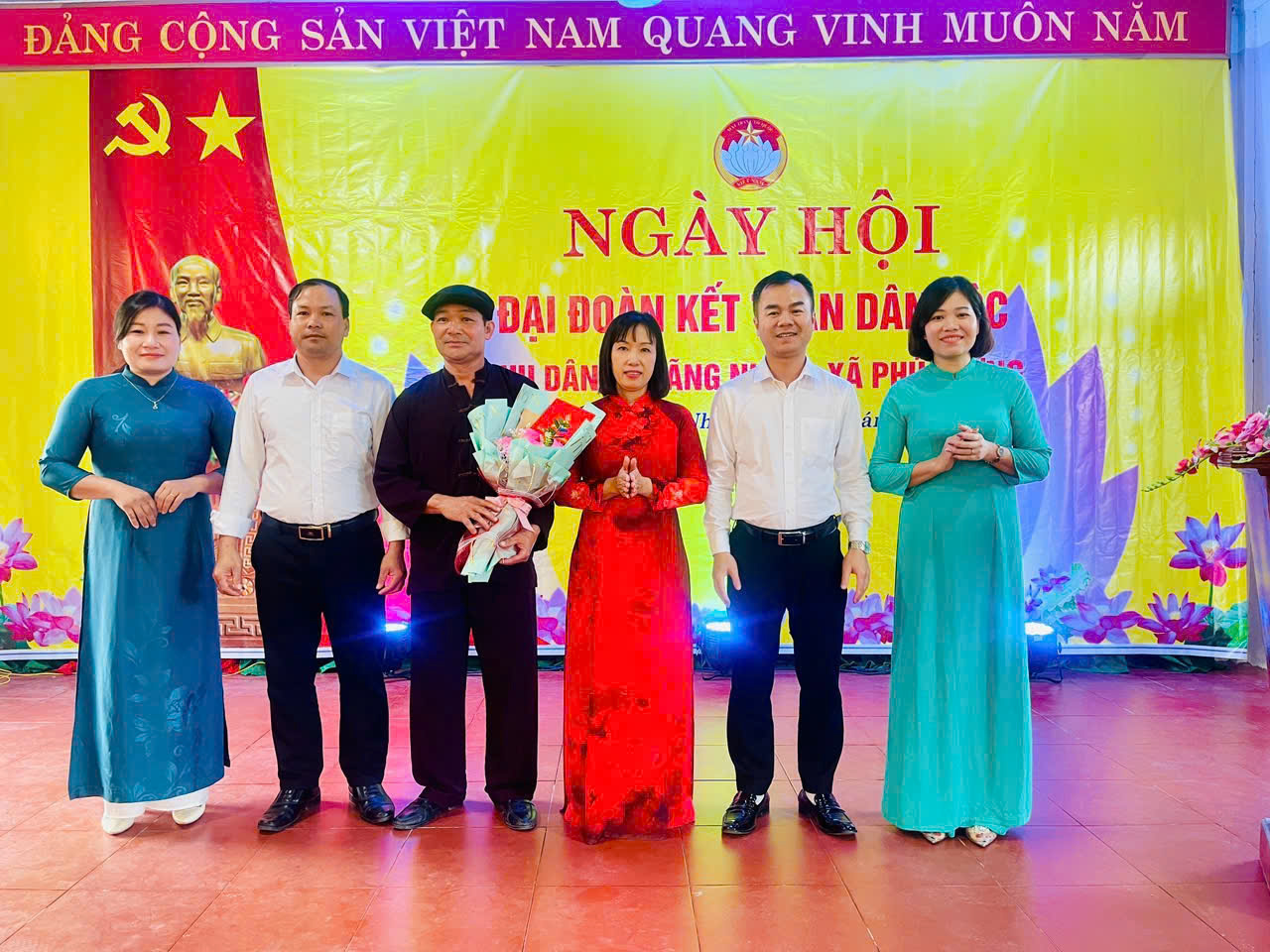 KHÍ THẾ NGÀY HỘI ĐẠI ĐOÀN KẾT LAN TỎA KHẮP XÃ PHÚ LƯƠNG