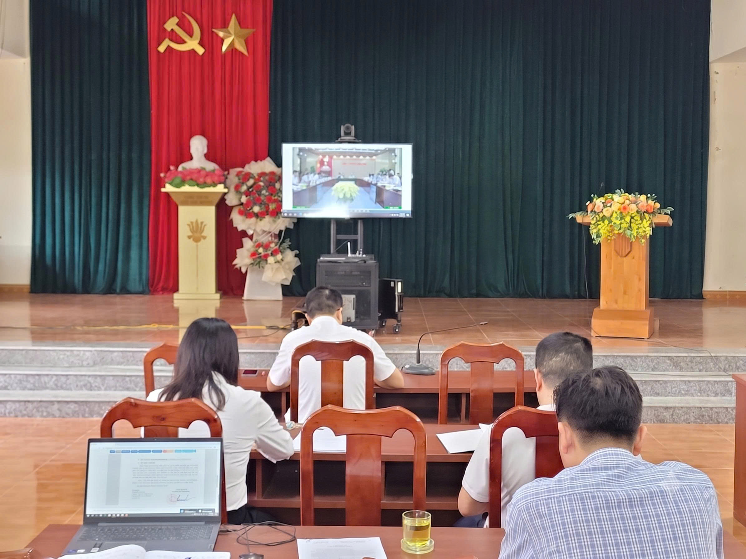 Xã Tân Thanh dự họp về tiến độ, kết quả thực hiện chuyển đổi cơ cấu giống cây trồng, vật nuôi; tiến độ giải ngân vốn đầu tư công
