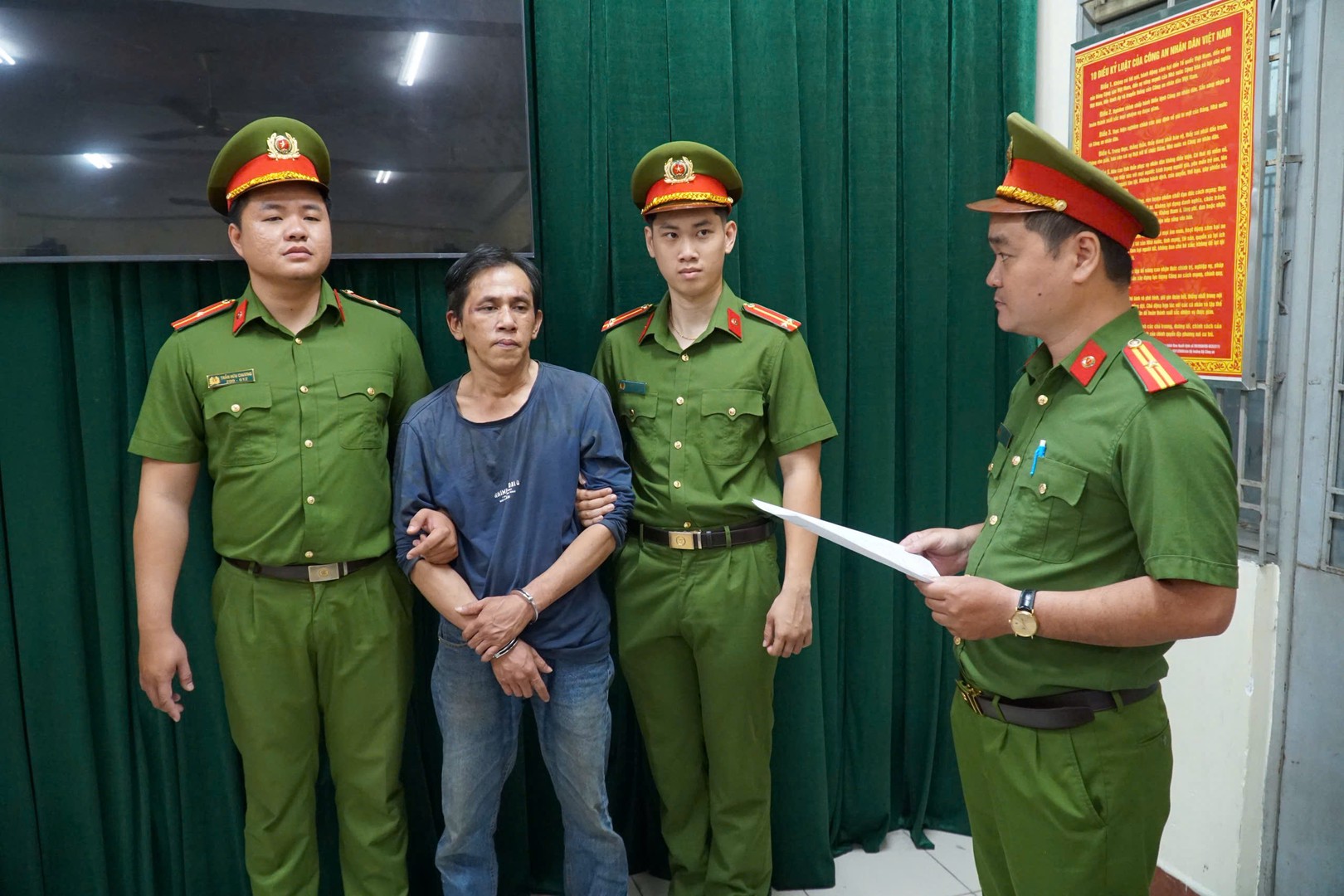 BẮT GIỮ ĐỐI TƯỢNG CƯỚP TÀI SẢN CHỈ SAU HƠN 01 GIỜ GÂY ÁN