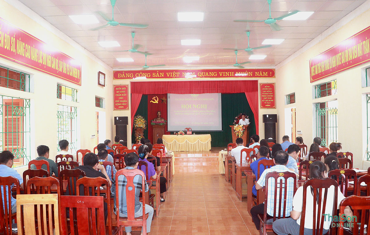 UBND xã Thái Sơn giao ban công tác quý I, triển khai nhiệm vụ quý II năm 2026