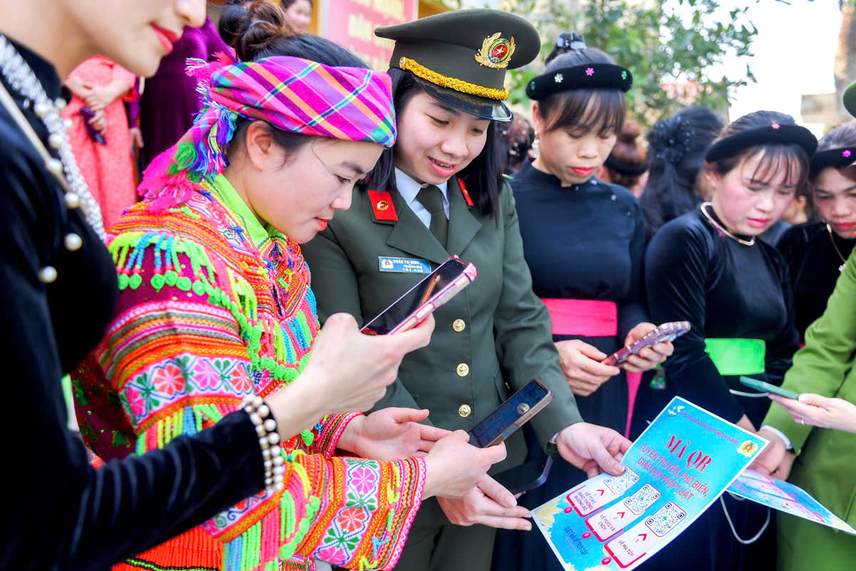 “Phụ nữ Công an Tuyên Quang sẵn sàng cho Kỷ nguyên mới - Kỷ nguyên phát triển, giàu đẹp, văn minh, thịnh vượng”