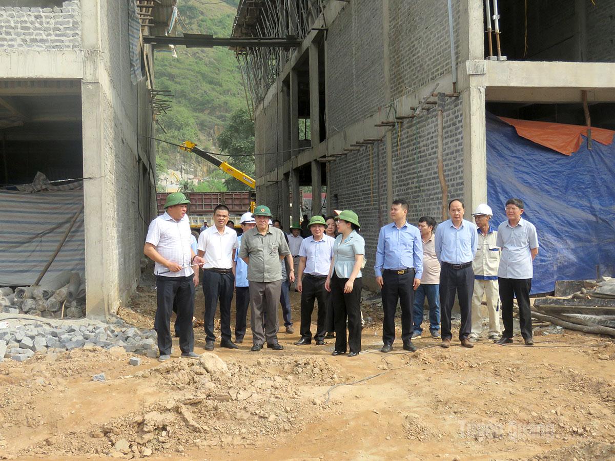 Phó Chủ tịch UBND tỉnh Hoàng Gia Long kiểm tra tiến độ các dự án đầu tư công khẩn cấp tại xã Pà Vầy Sủ