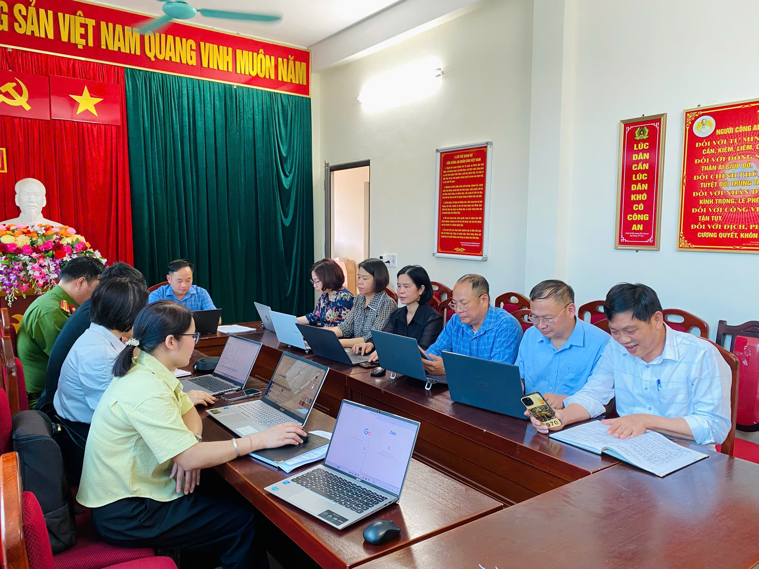 LÙNG TÁM TỔ CHỨC HỌP GIAO BAN TRIỂN KHAI ĐỀ ÁN 06 GẮN VỚI CẢI CÁCH HÀNH CHÍNH VÀ CHUYỂN ĐỔI SỐ
