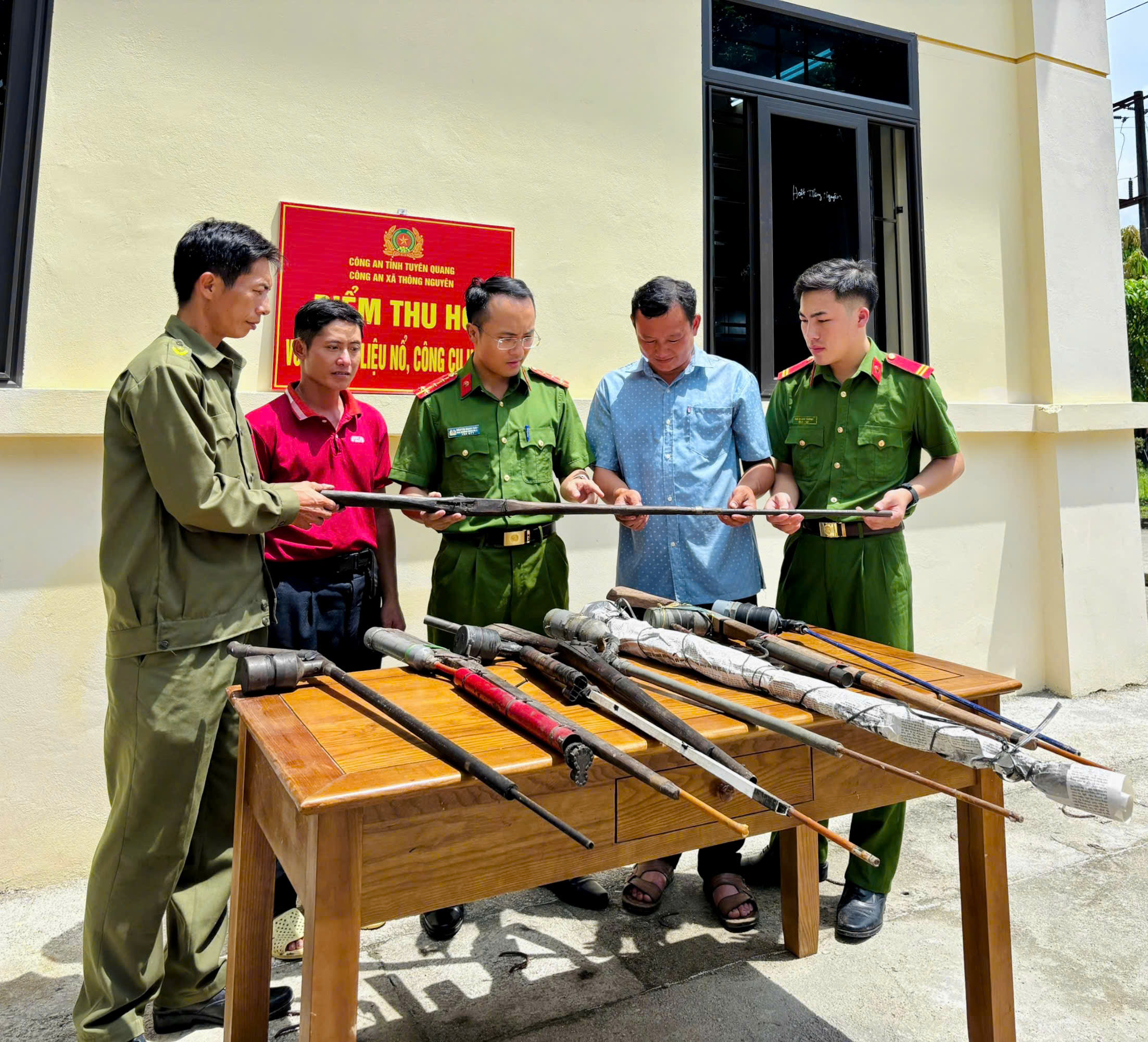THÔNG NGUYÊN: CHUYỂN BIẾN TÍCH CỰC TRONG VẬN ĐỘNG GIAO NỘP VŨ KHÍ, VẬT LIỆU NỔ