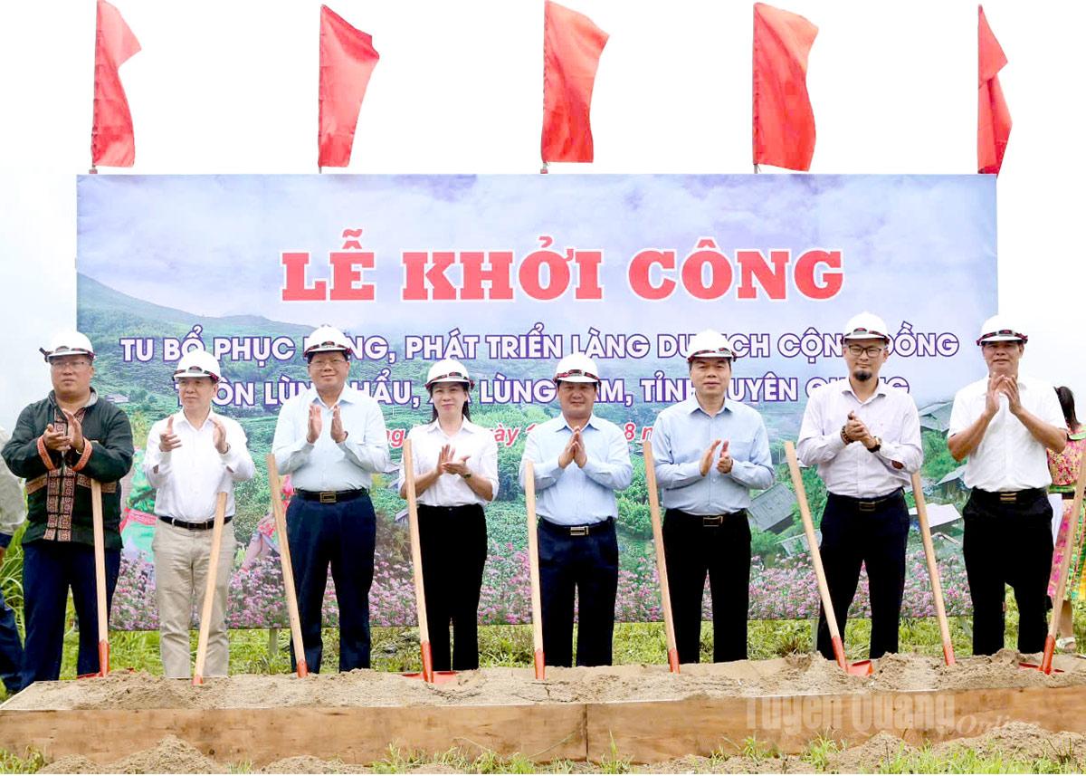 Khởi công Dự án Tu bổ, phục dựng, phát triển Làng Văn hóa du lịch thôn Lùng Hẩu, xã Lùng Tám