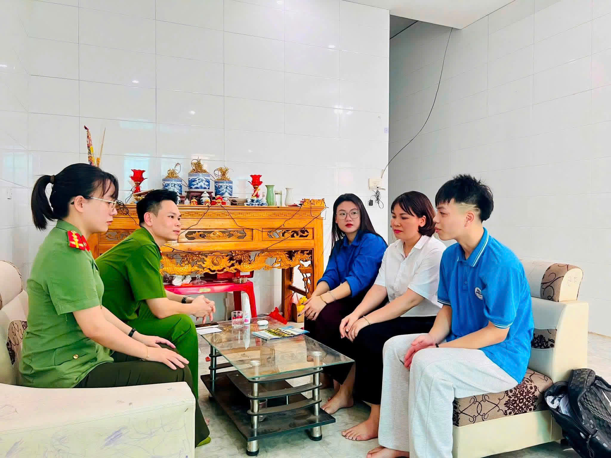 TRAO YÊU THƯƠNG – TIẾP SỨC MÙA THI