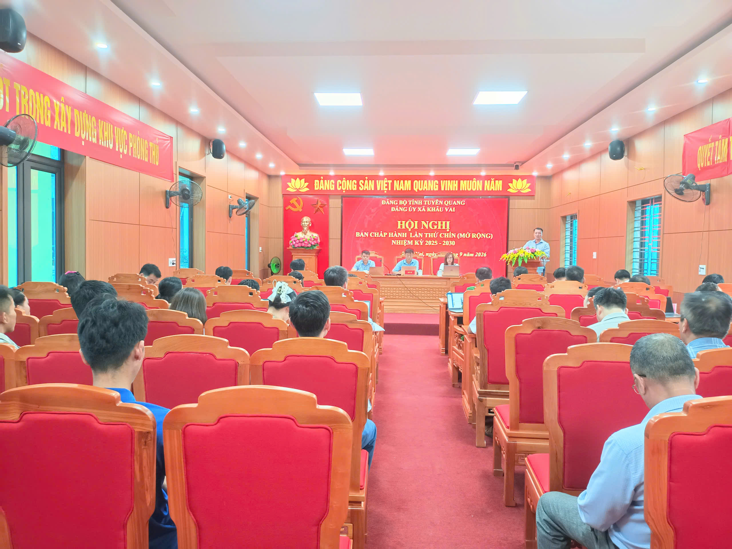 Hội nghị Ban Chấp hành Đảng bộ xã lần thứ chín (mở rộng)