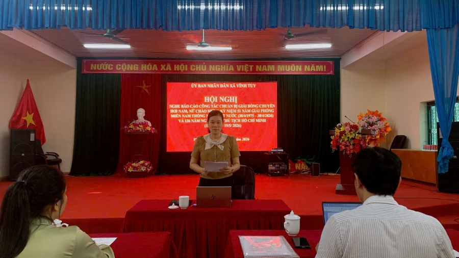 Họp BTC giaỉ b&oacute;ng..jpg