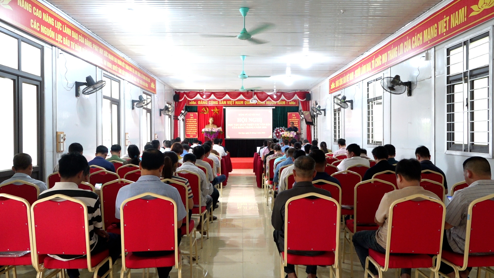 Hội nghị học tập, quán triệt các văn bản của Đảng tháng 4 năm 2026