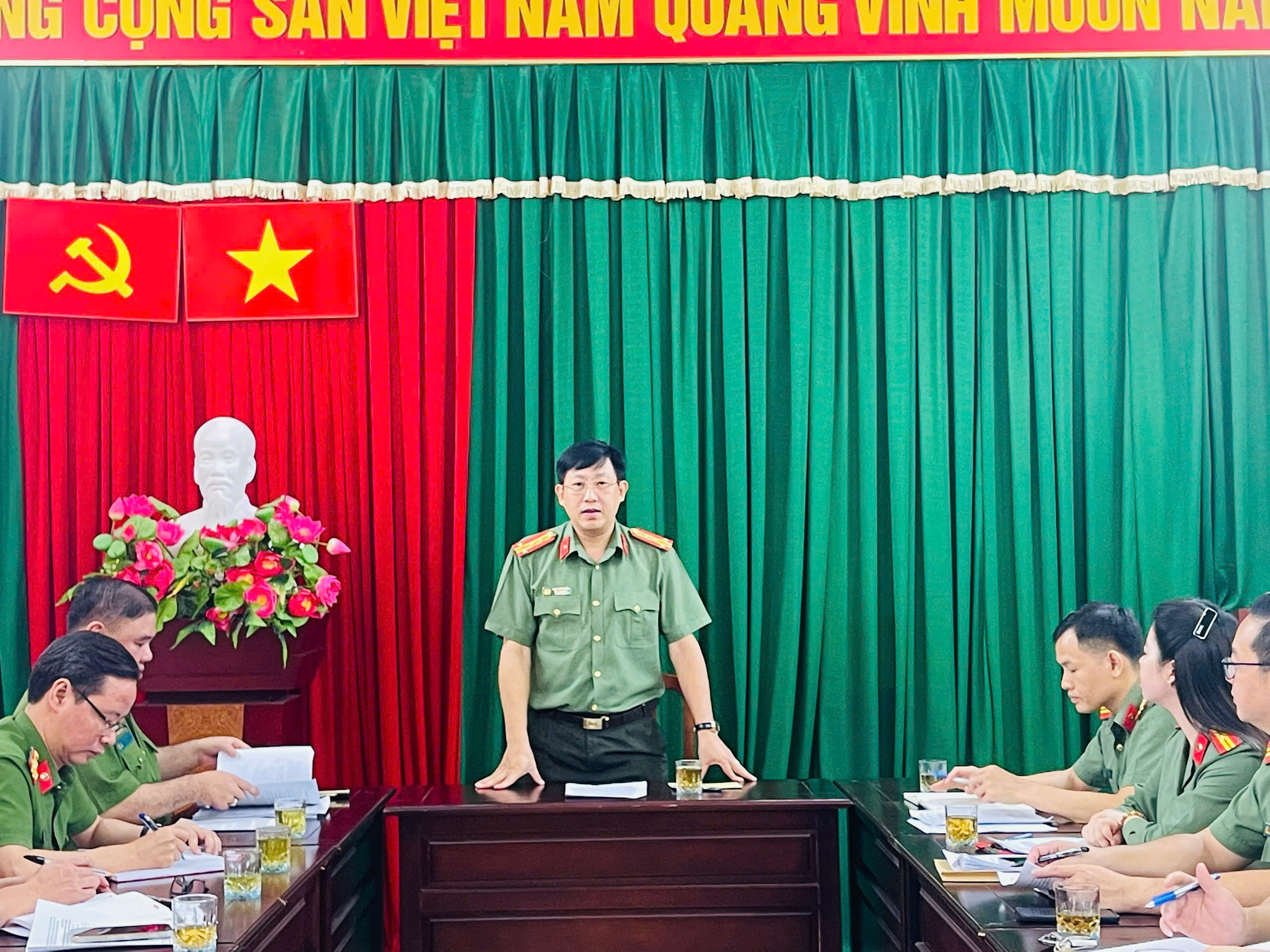 ĐOÀN GIÁM SÁT CỦA BAN THƯỜNG VỤ ĐẢNG UỶ CÔNG AN TỈNH THÔNG QUA KẾT QUẢ GIÁM SÁT