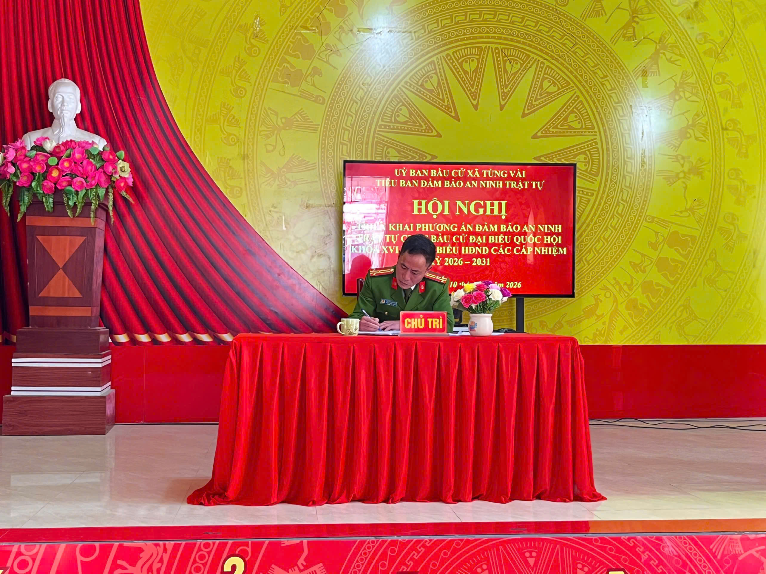 TRIỂN KHAI ĐỒNG BỘ CÔNG TÁC BẢO ĐẢM ANTT CUỘC BẦU CỬ TRÊN ĐỊA BÀN XÃ TÙNG VÀI