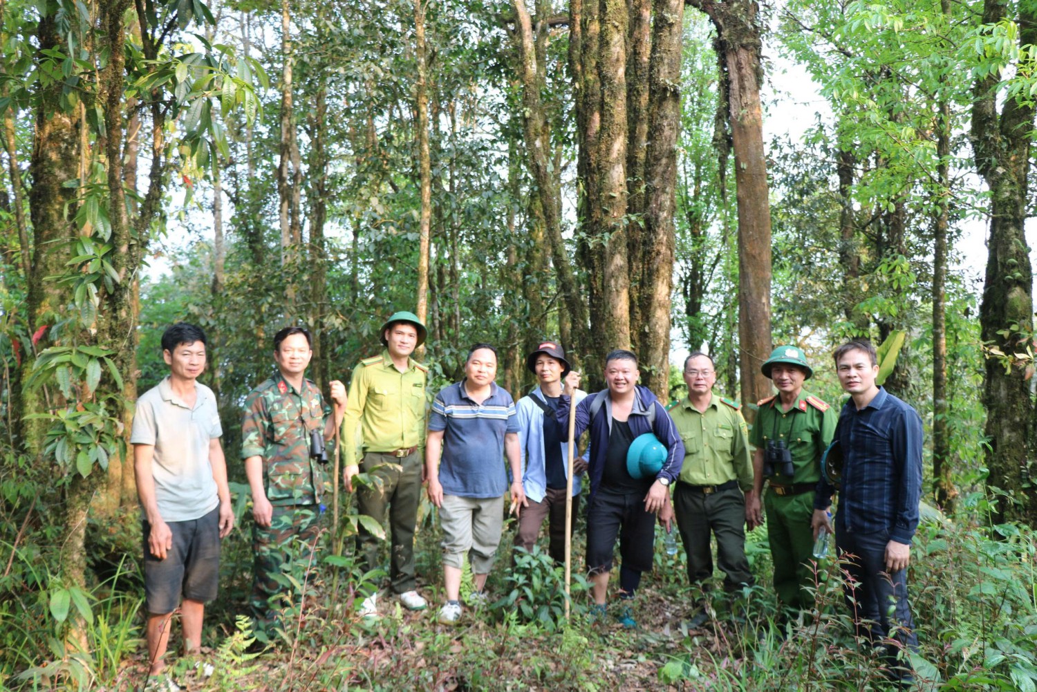 Hạt Kiểm Lâm khu vực VIII phối hợp tuần tra rừng tại xã Tiên Nguyên