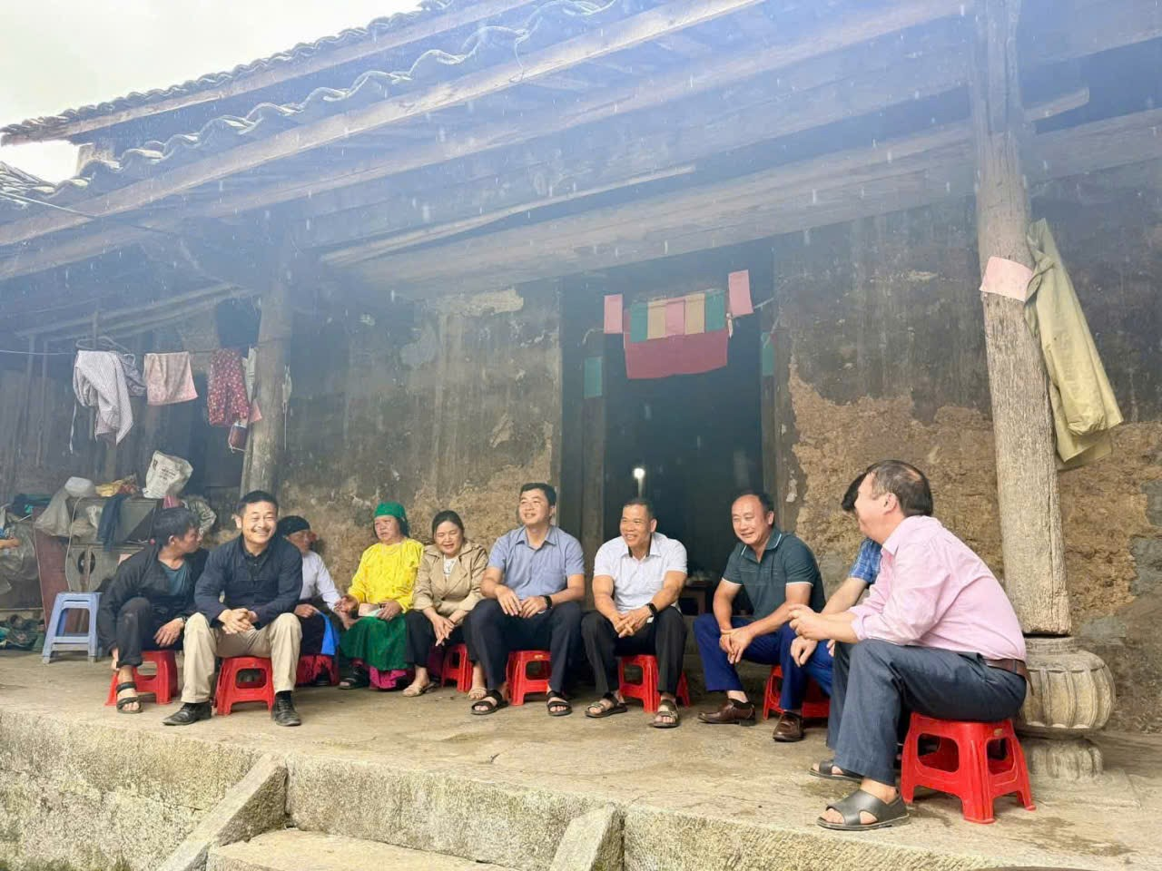 KHI Ý ĐẢNG HÒA CÙNG LÒNG DÂN