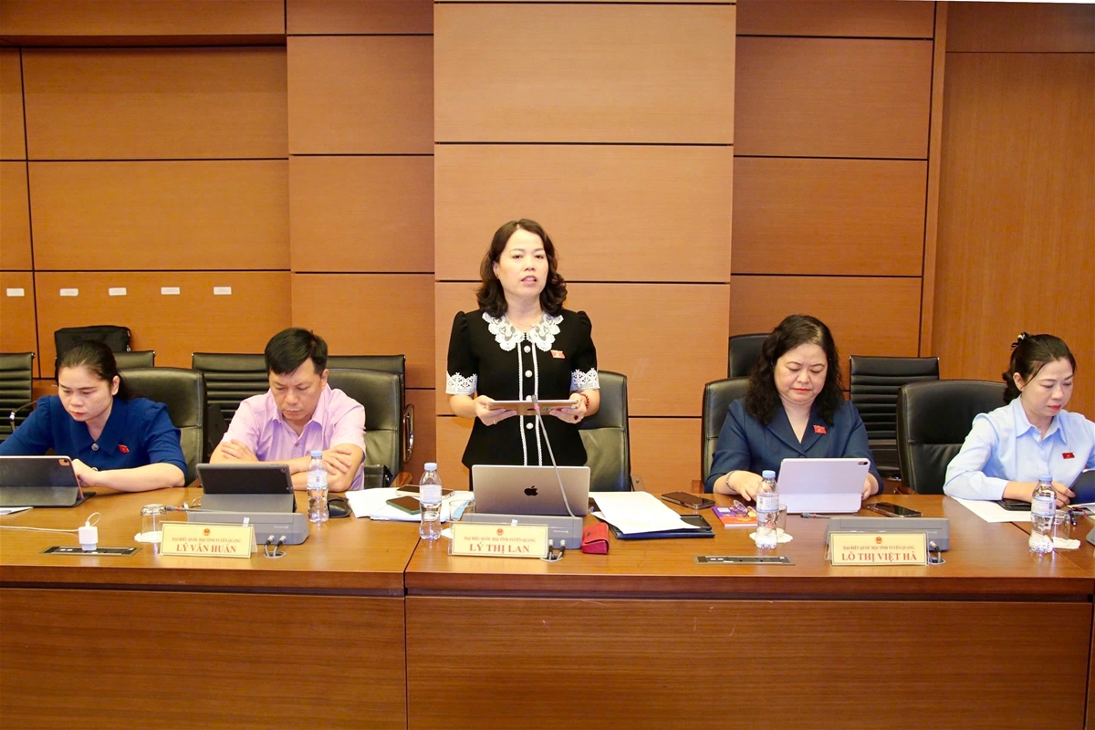 Quốc hội thảo luận tình hình kinh tế - xã hội