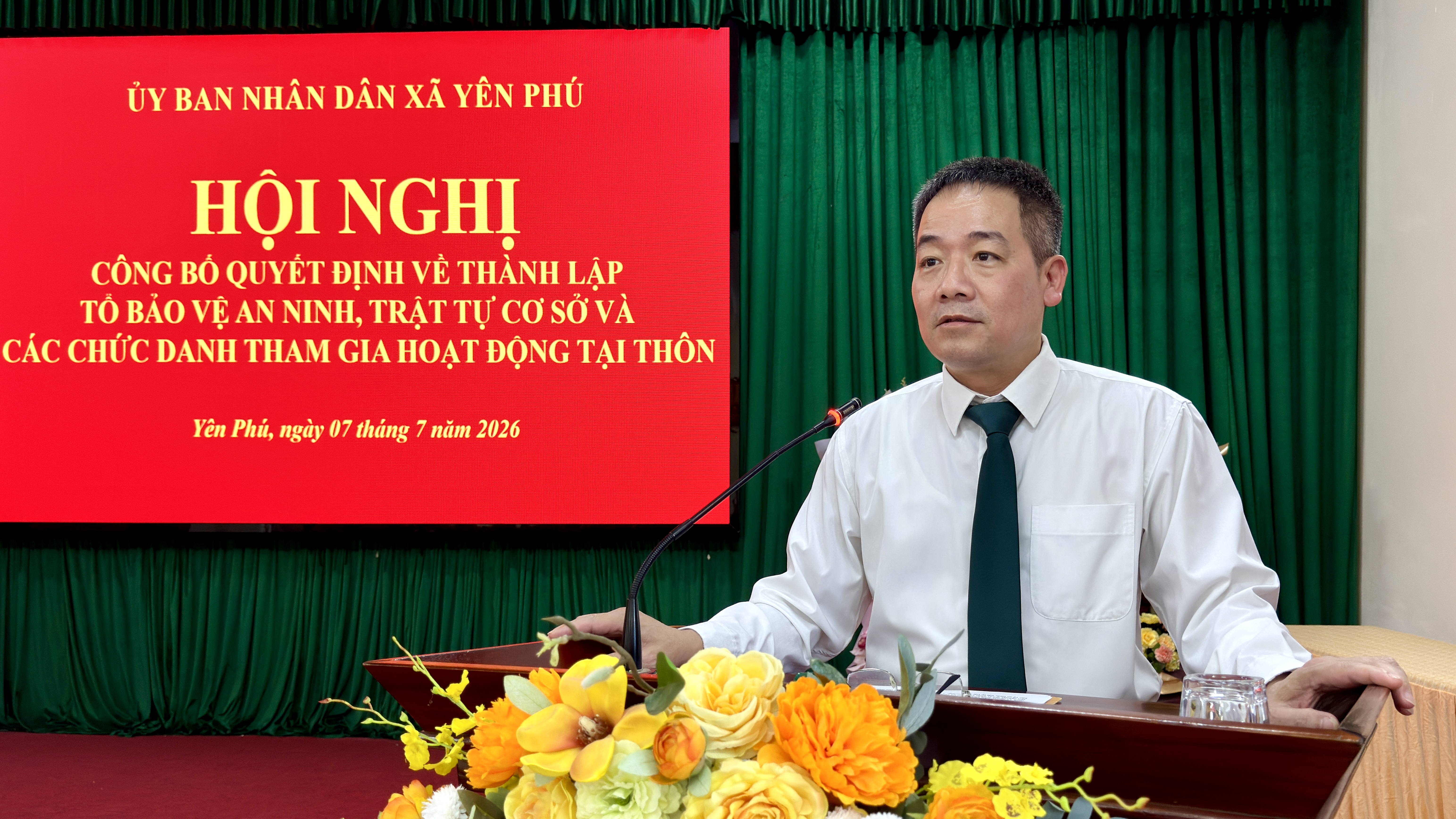 HỘI NGHỊ CÔNG BỐ QUYẾT ĐỊNH VỀ THÀNH LẬP TỔ BẢO VỆ AN NINH, TRẬT TỰ CƠ SỞ VÀ CÁC CHỨC DANH THAM GIA HOẠT ĐỘNG TẠI THÔN