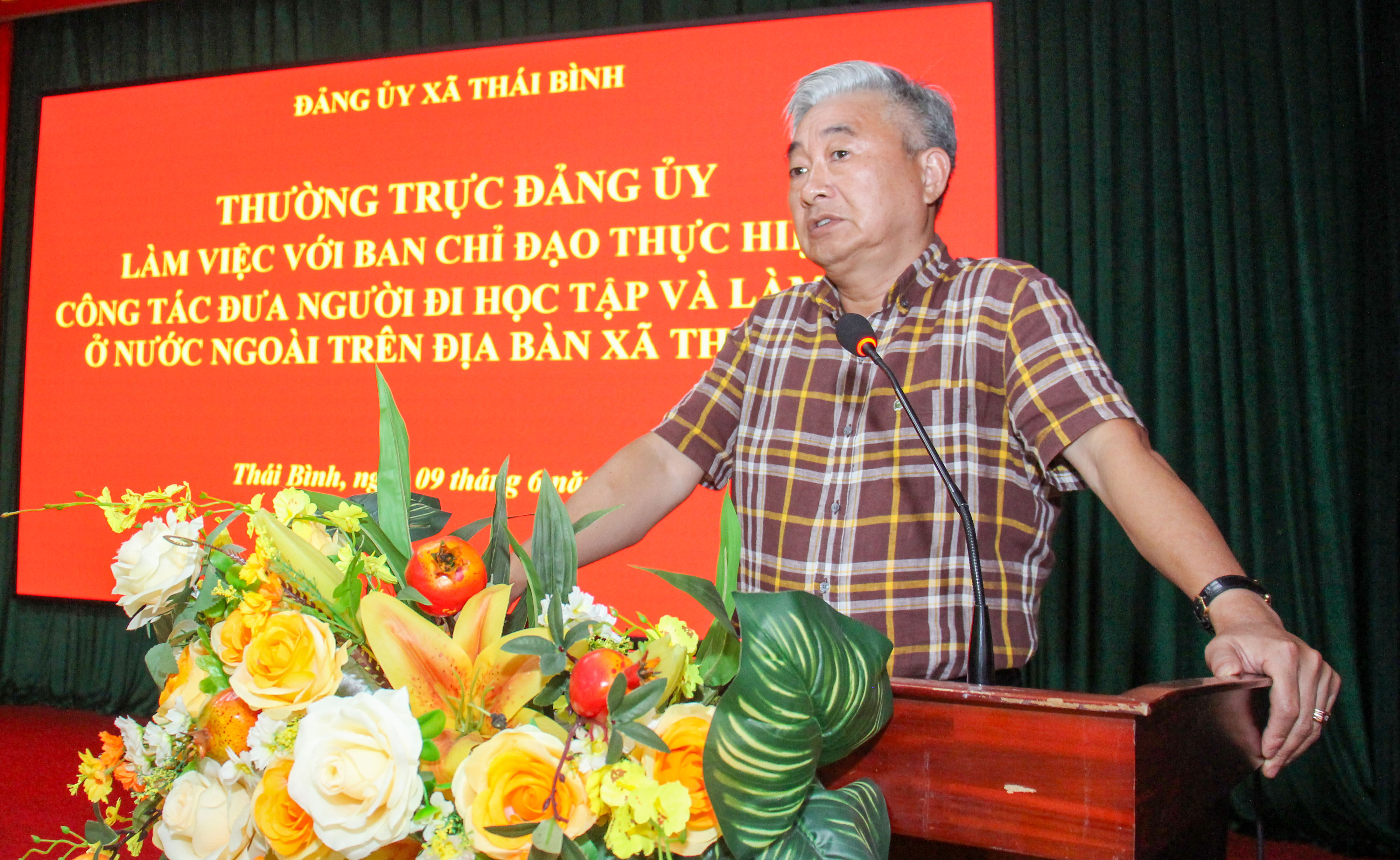 Thường trực Đảng ủy xã Thái Bình làm việc với Ban Chỉ đạo thực hiện công tác đưa người đi học tập và lao động ở nước ngoài