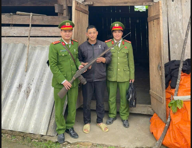 TUYÊN TRUYỀN, VẬN ĐỘNG THU HỒI VŨ KHÍ, VẬT LIỆU NỔ, CÔNG CỤ HỖ TRỢ