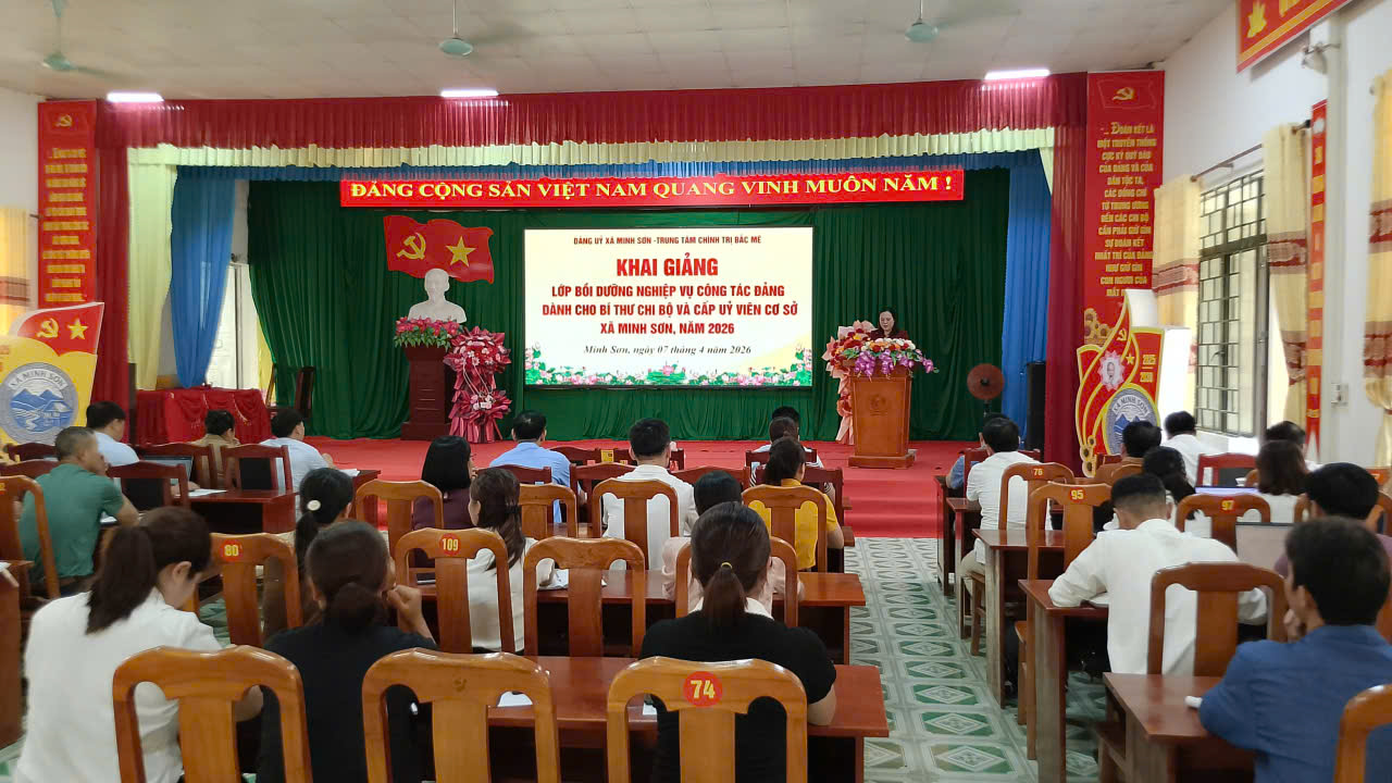 ĐẢNG ỦY XÃ MINH SƠN KHAI GIẢNG LỚP BỒI DƯỠNG NGHIỆP VỤ CÔNG TÁC ĐẢNG