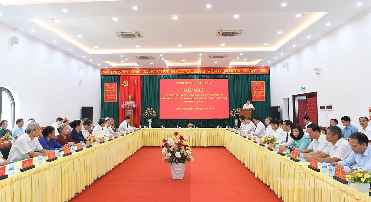 Ban Thường vụ Tỉnh ủy Tuyên Quang gặp mặt các đồng chí nguyên lãnh đạo tỉnh nhân dịp Quốc khánh 2/9