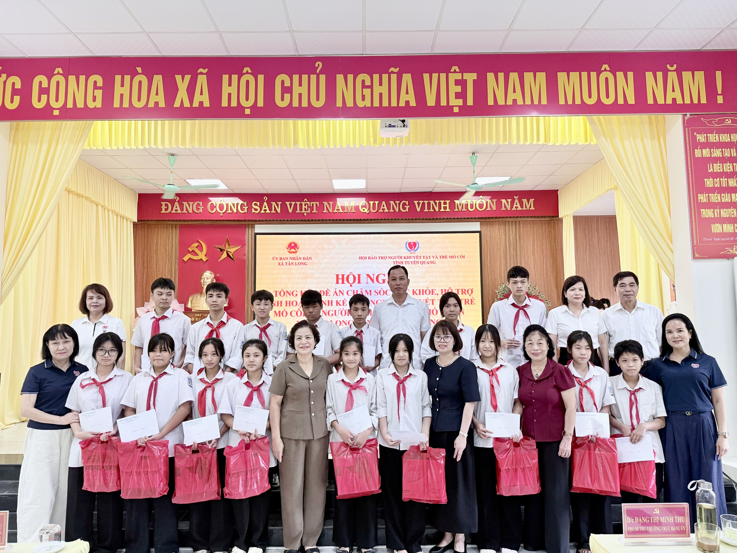 Tân Long Tổng kết Đề án chăm sóc sức khỏe, hỗ trợ sinh hoạt, sinh kế cho người khuyết tật, trẻ mồ côi và người có hoàn cảnh khó khăn 